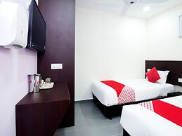 OYO 442 Marvelton Hotel