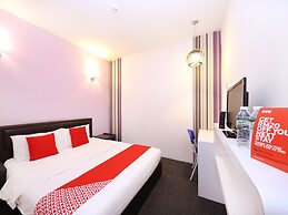 OYO 442 Marvelton Hotel