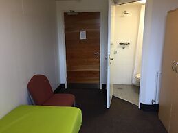 Davies Court - Hostel