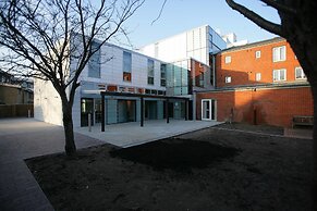 Davies Court - Hostel