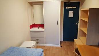 Davies Court - Hostel