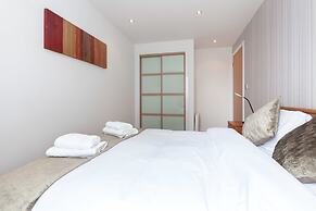 Stylish Garden View Apartment