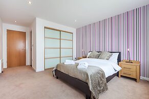 Stylish Garden View Apartment