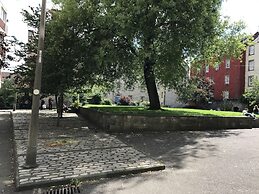 Chessels Court Apartment