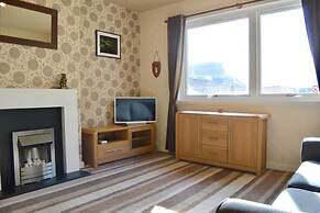 Crags View Apartment