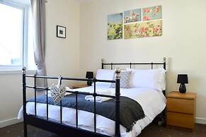 Crags View Apartment