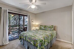 Secluded Condo with Peaceful Wooded Views and Easy Access to the Beach