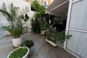 Garden Central Athinian Apartments