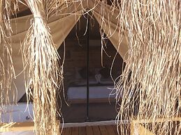 Green Pine Beach & Bungalows