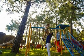 Green Pine Beach & Bungalows