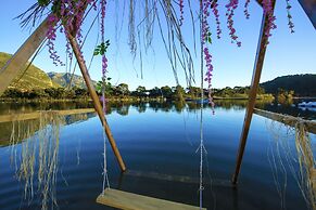 Green Pine Beach & Bungalows