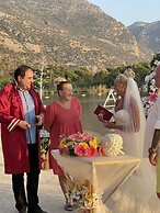 Green Pine Beach & Bungalows