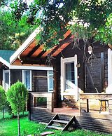 Green Pine Beach & Bungalows