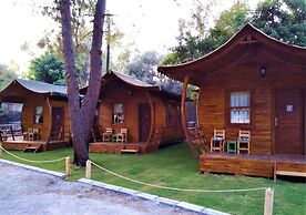 Green Pine Beach & Bungalows