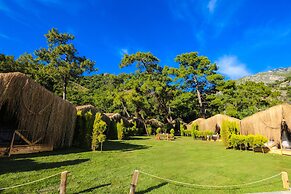 Green Pine Beach & Bungalows