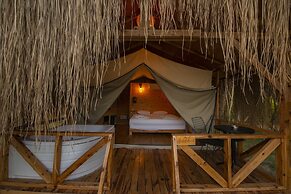 Green Pine Beach & Bungalows