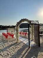 Green Pine Beach & Bungalows