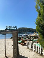 Green Pine Beach & Bungalows