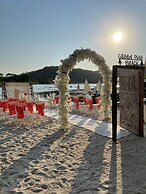 Green Pine Beach & Bungalows