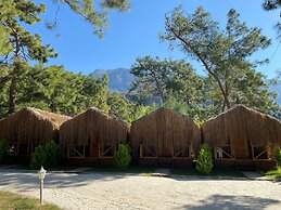 Green Pine Beach & Bungalows