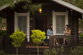 Green Pine Beach & Bungalows