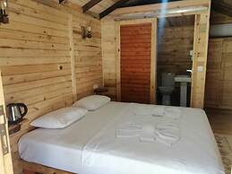 Green Pine Beach & Bungalows