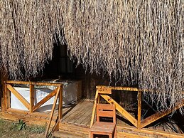 Green Pine Beach & Bungalows