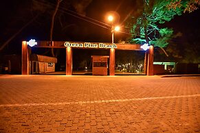 Green Pine Beach & Bungalows