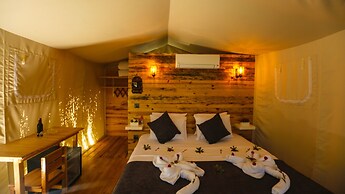 Green Pine Beach & Bungalows