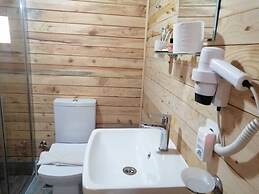 Green Pine Beach & Bungalows