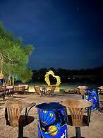 Green Pine Beach & Bungalows