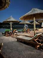 Green Pine Beach & Bungalows