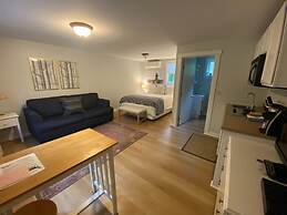 Hanscom's Motel and Cottages