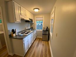 Hanscom's Motel and Cottages