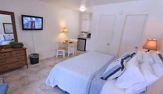 Beachouse Inn & Suites