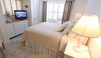 Beachouse Inn & Suites