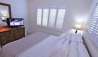 Beachouse Inn & Suites