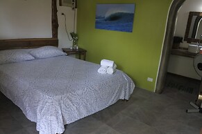 Wild Waves Surf-House