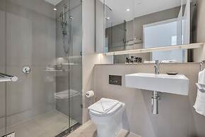 Melbourne Lifestyle Apartments - Best Views on Collins