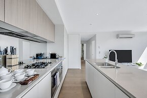 Melbourne Lifestyle Apartments - Best Views on Collins