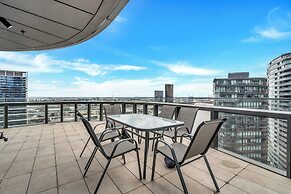 Melbourne Lifestyle Apartments - Best Views on Collins