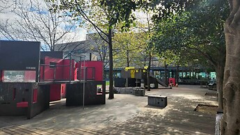 Melbourne Lifestyle Apartments - Best Views on Collins