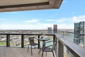 Melbourne Lifestyle Apartments - Best Views on Collins