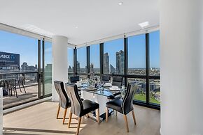Melbourne Lifestyle Apartments - Best Views on Collins