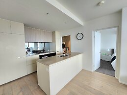 Melbourne Lifestyle Apartments - Best Views on Collins