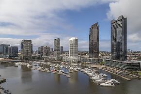 Melbourne Lifestyle Apartments - Best Views on Collins