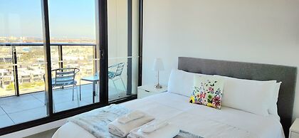 Melbourne Lifestyle Apartments - Best Views on Collins