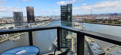 Melbourne Lifestyle Apartments - Best Views on Collins