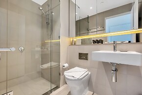 Melbourne Lifestyle Apartments - Best Views on Collins