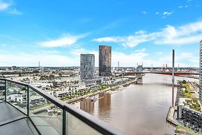 Melbourne Lifestyle Apartments - Best Views on Collins